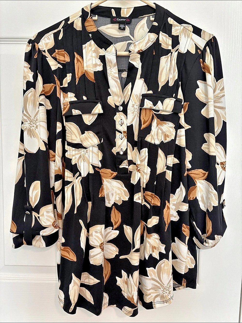 Colomoo Floral Blouse in Black & Cream Size Medium Like New